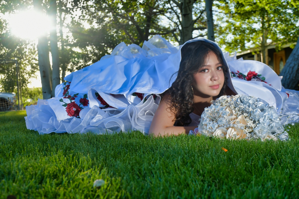 hermosa quinceanera en sesion de fotografica Reno, NV 